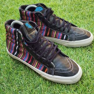 VANS OLD SKOOL - Women's Sneakers - SIZE 6